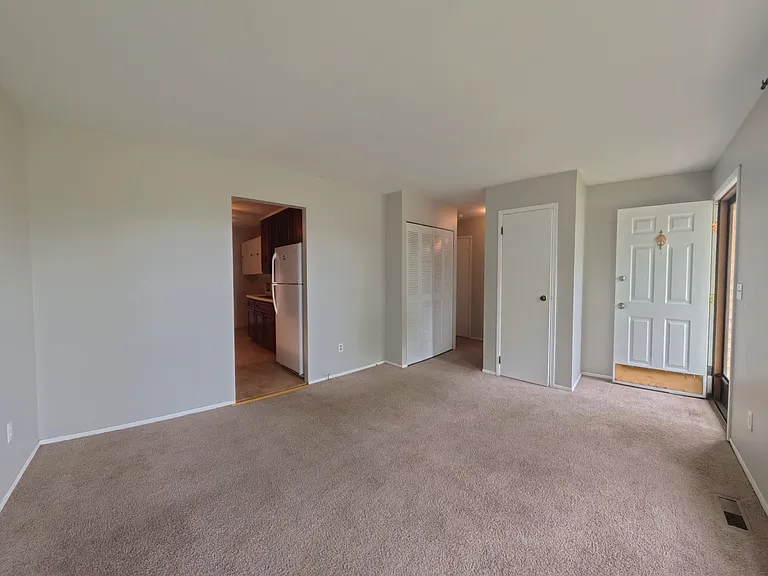 1101 W Nixon Dr — Photo 4