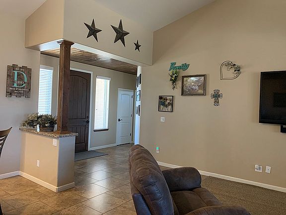 Entry way
