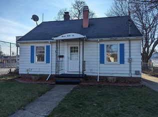 1136 9th St, Beloit, WI 53511