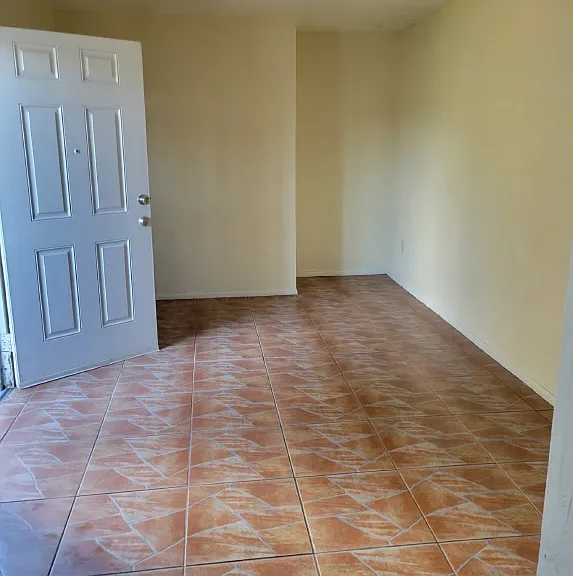 1355 Lavin Ln — Photo 3