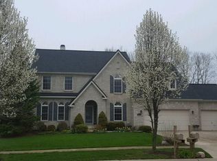9098 Iris Ln, Zionsville, IN 46077