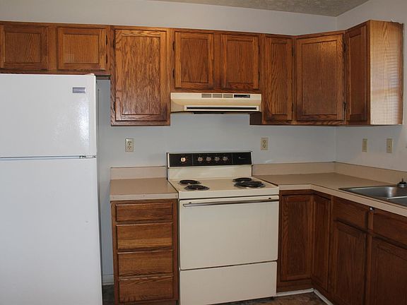 3rd image of 2013-2015 Hickory Hill Dr