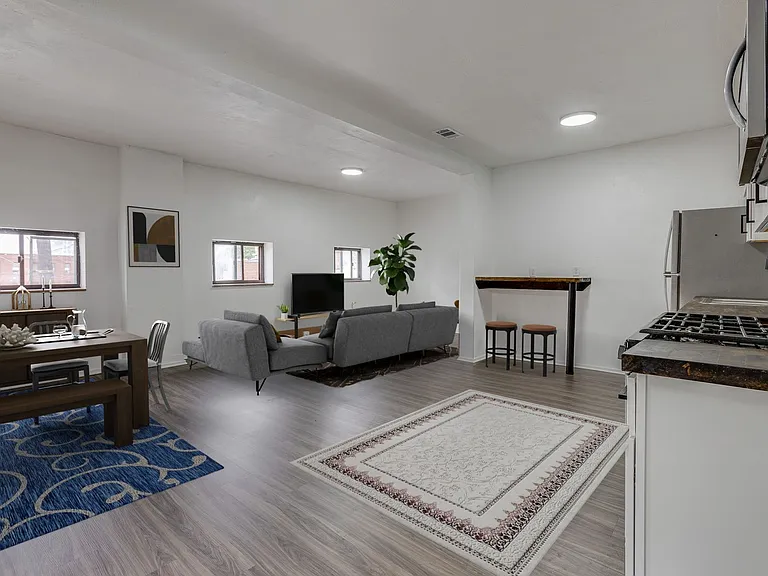 600 E Warrington Ave #2 — Photo 2