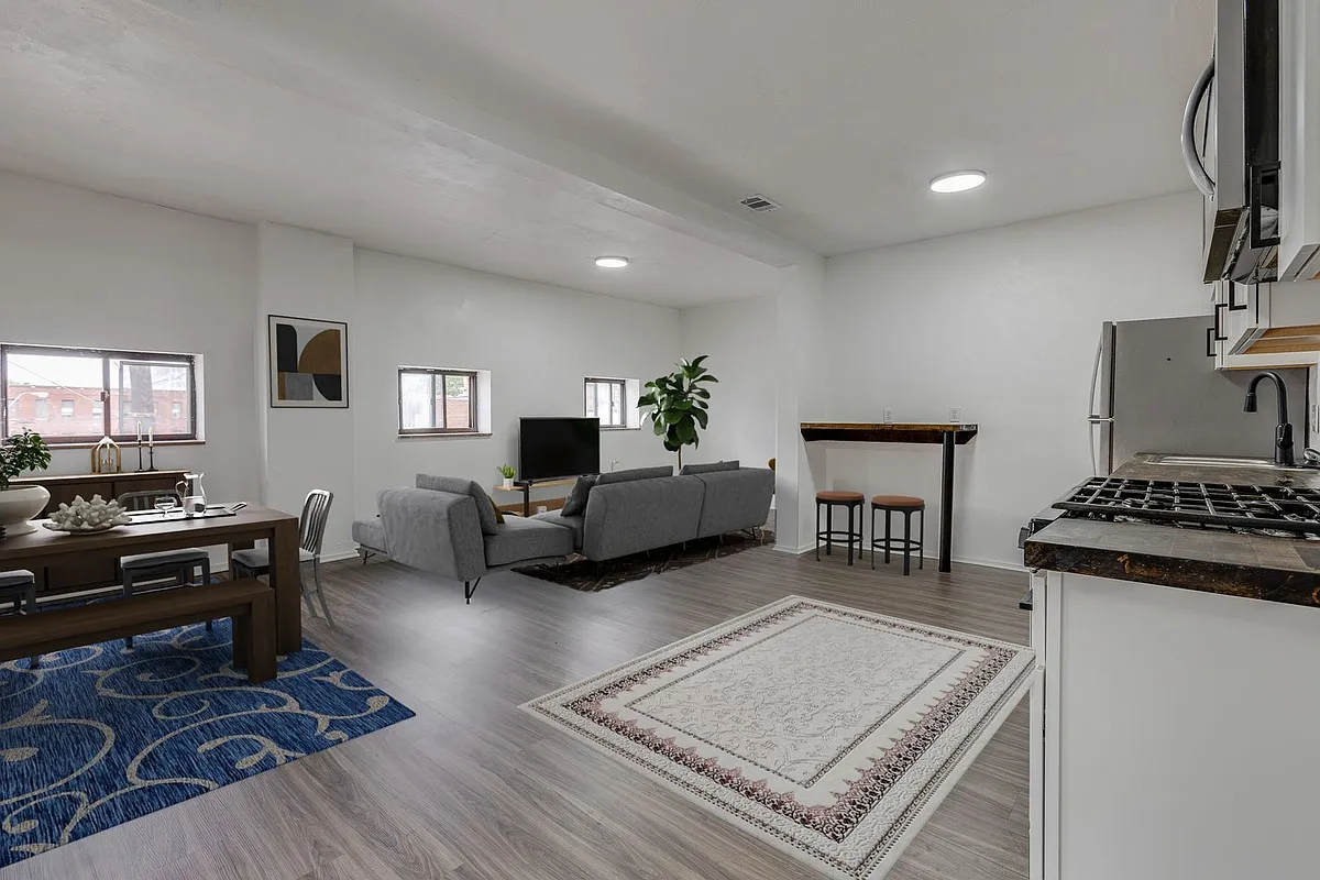 Building Photo - 600 E Warrington Ave #2
