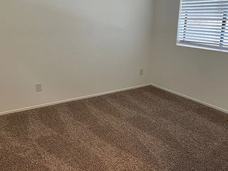 2101 Holly Ave #6 — Photo 9