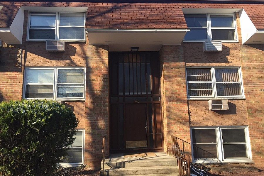 1st image of 160 Kearsing Pkwy APT B