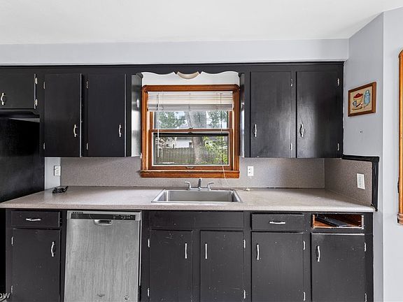 5th image of 6305 Kenneth Ave