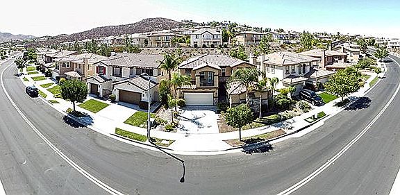 2nd image of 72 Via De La Valle
