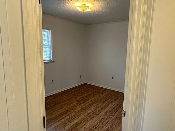 5th image of 1032-34 Moseley Dr #1032