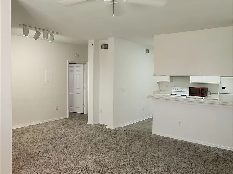 6321 Aragon Way #304 — Photo 5
