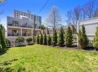 413 E 7th St #1, South Boston, MA 02127