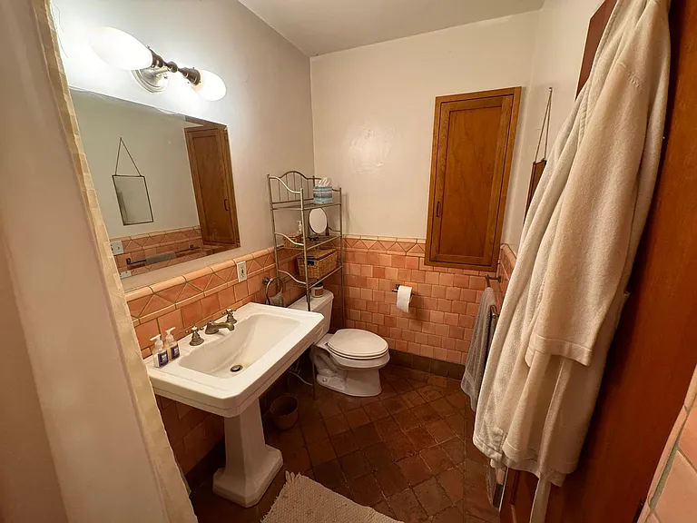 1011 San Carlos Rd #B — Photo 7