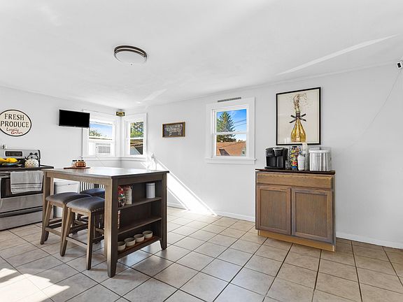 3rd image of 303 Park St #2