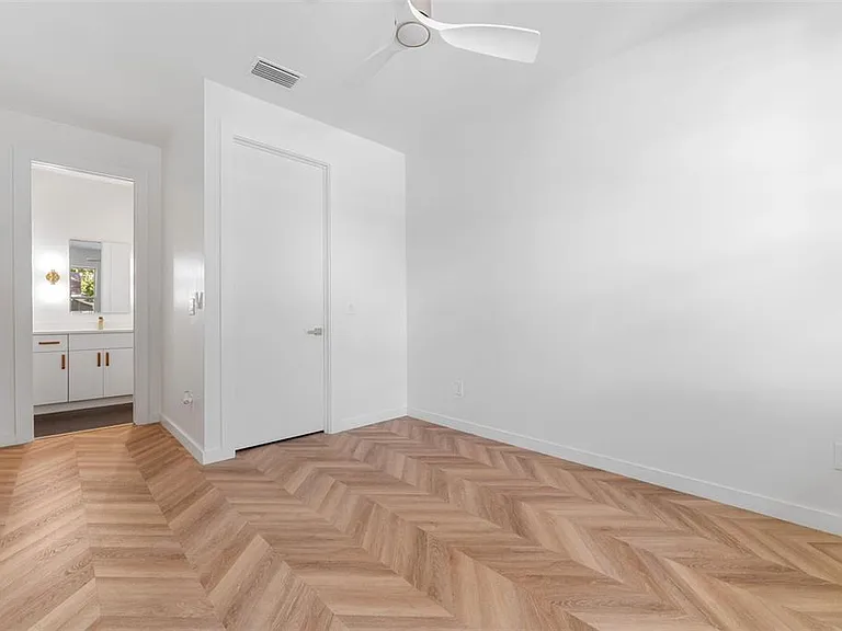 102 W Adalee St #4 — Photo 26