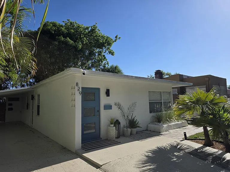 829 Macy St — Photo 3
