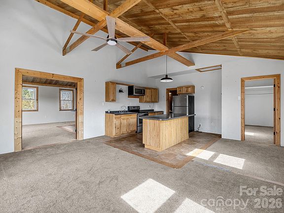 4th image of 1487 Hayes Rd