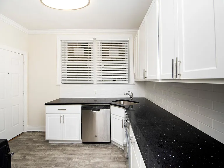 1130 Maple Ave #11322 — Photo 2