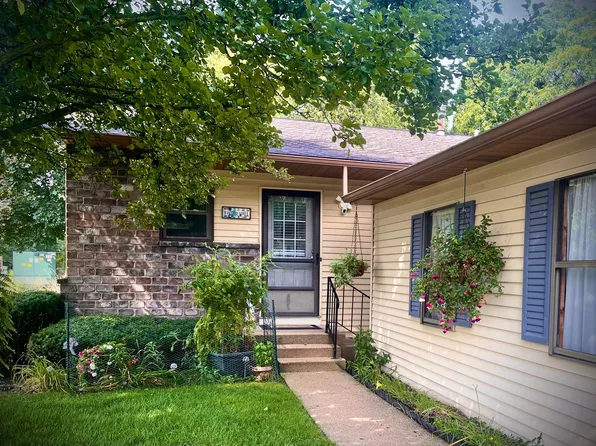 3250 Oxford Dr SE, Kentwood, MI 49512