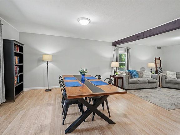 4th image of 814 4th St