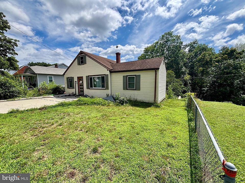 2nd image of 1021 Clearview Ave
