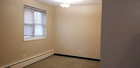 3rd image of 6161 N Hoyne Ave APT 211