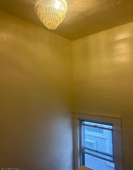 722 Jersey Ave — Photo 3