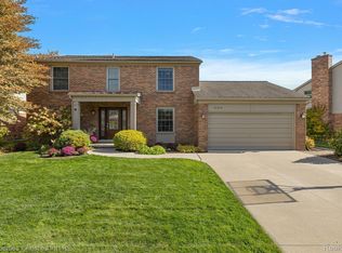 19378 Whitby Dr, Livonia, MI 48152