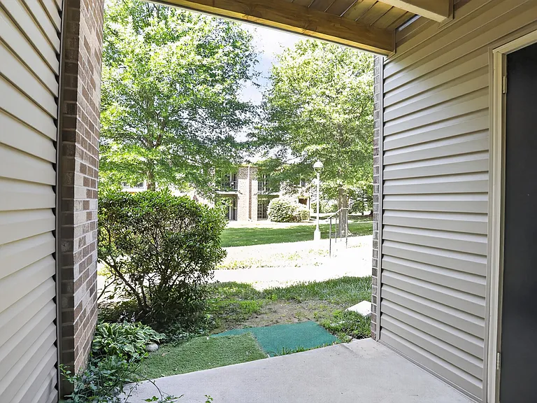 69 Ramsgate Ct — Photo 30