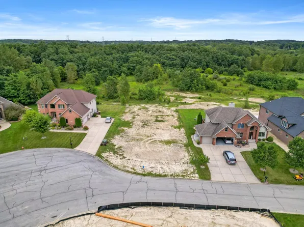 10345 Michigan Dr, Winfield, IN 46307