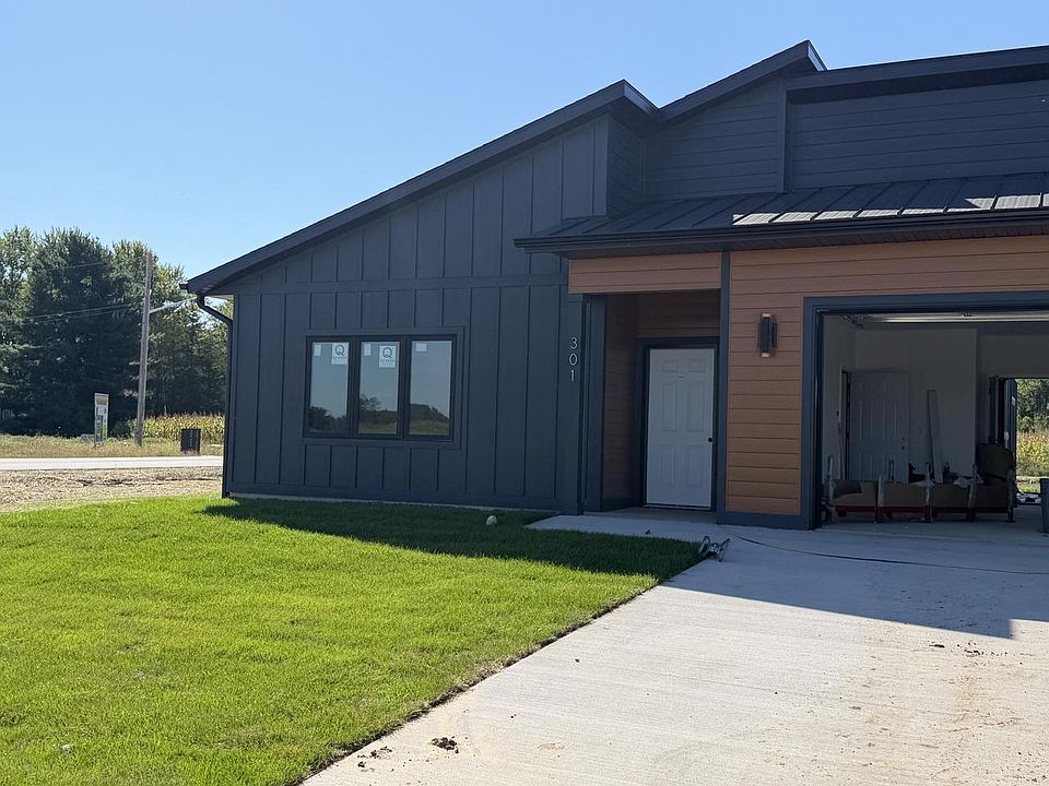 1st image of 301 Daisy DRIVE