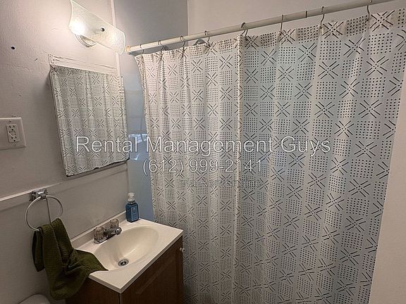 5th image of 5100 Bloomington Ave