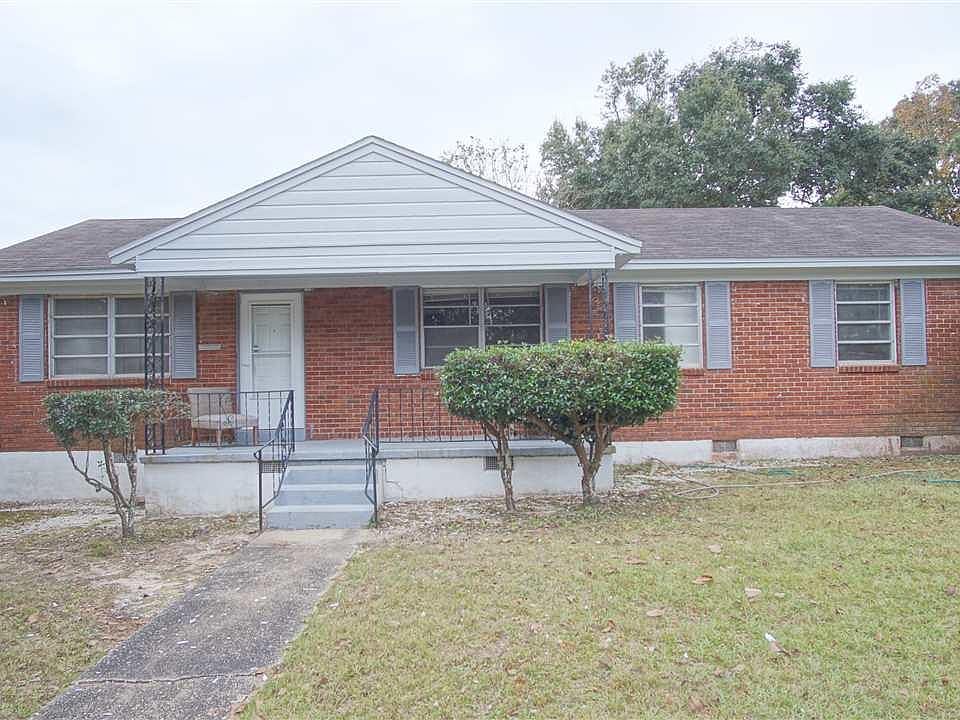 1st image of 695 Berkley Dr