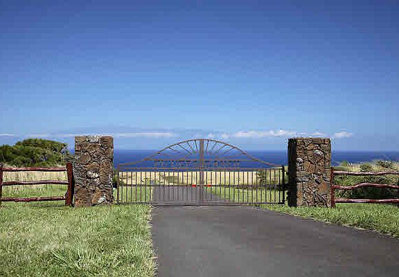 3rd image of Lincoln Avenue Makai Lot 8