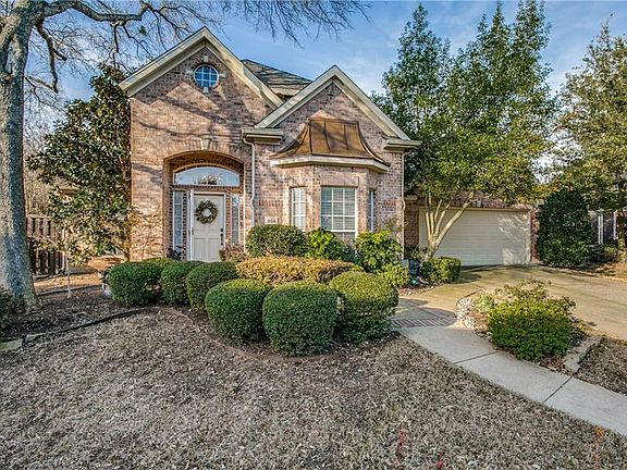 2nd image of 914 Lake Point Cir