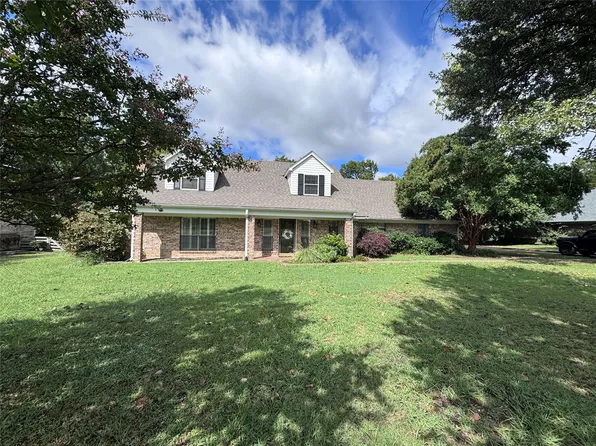 2202 Carriage Estates Rd, Sherman, TX 75092