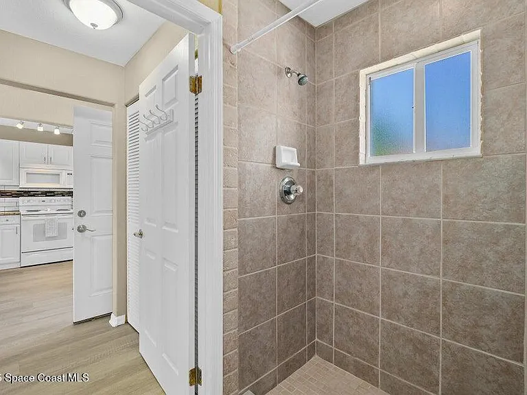 347 Ocean Park Ln — Photo 20