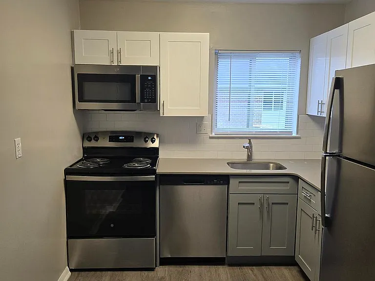 700 Heritage Ln — Photo 29