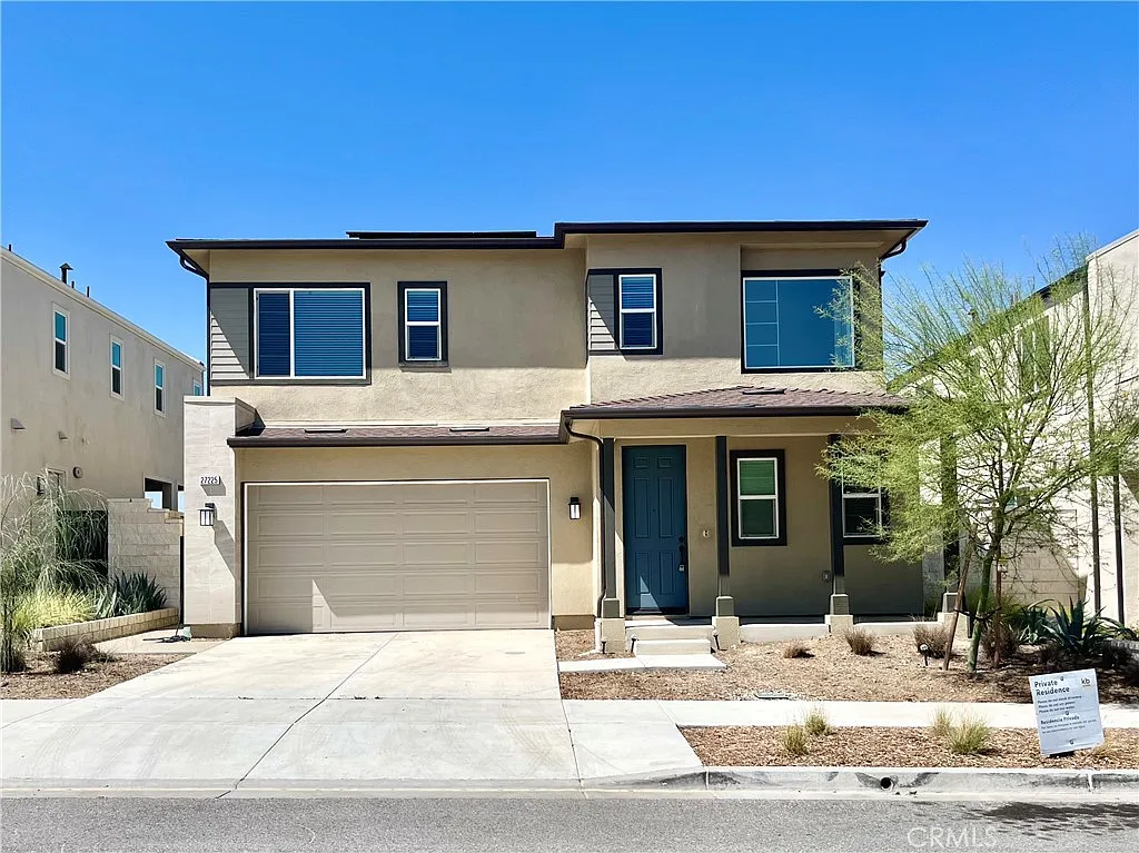 4 bed, 2.5 bath, 2280 sqft, $5,200 — Photo 1