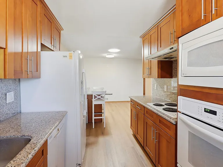 1571 Finch Way — Photo 15