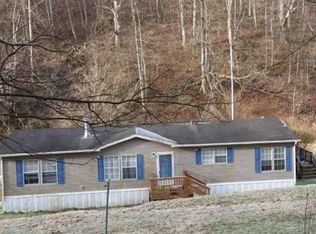 1293 Flag Run Rd, Clarksburg, WV 26301