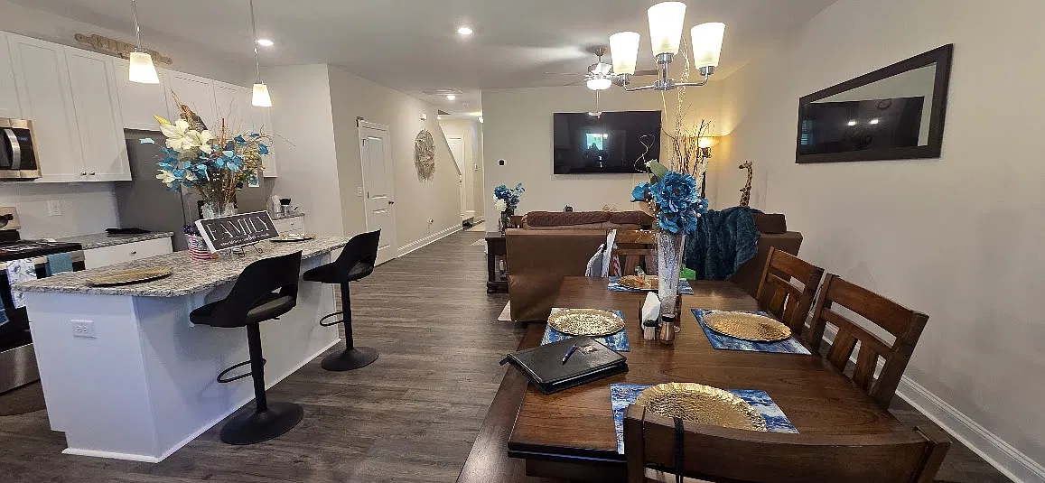 Gorgeous, Spacious, Convenient to Raleigh & NC Beaches — Photo 4