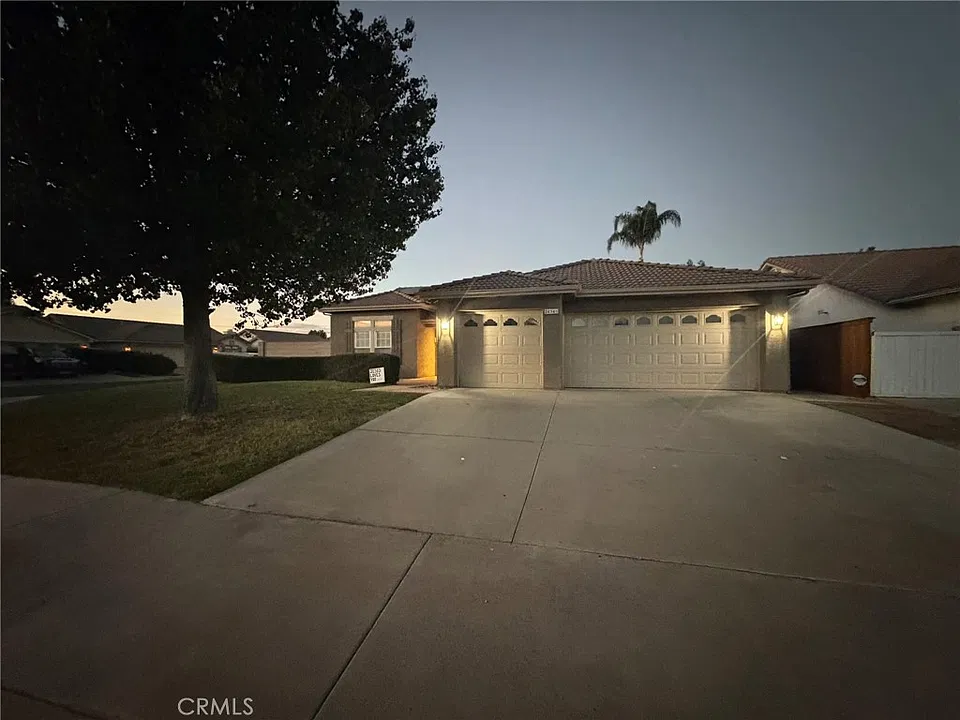24340 Kentucky Derby Way