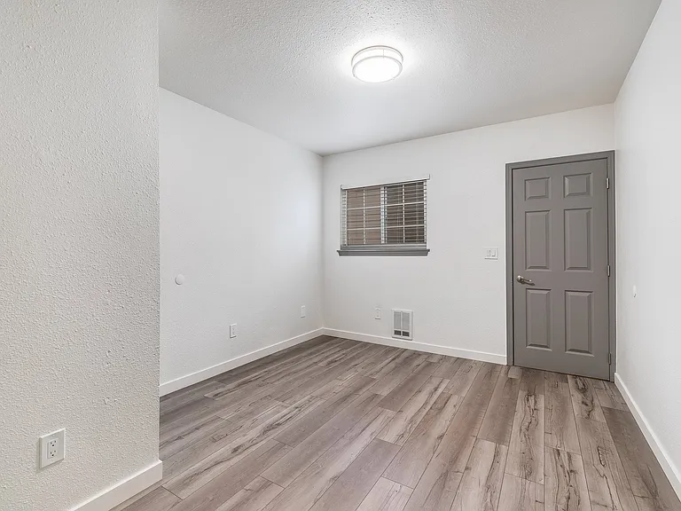 1003 SW 150th St #2 — Photo 5