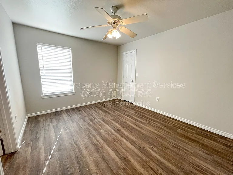 5402 Marshall St #B — Photo 7