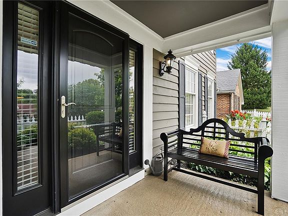 5th image of 607 Thornbury Dr