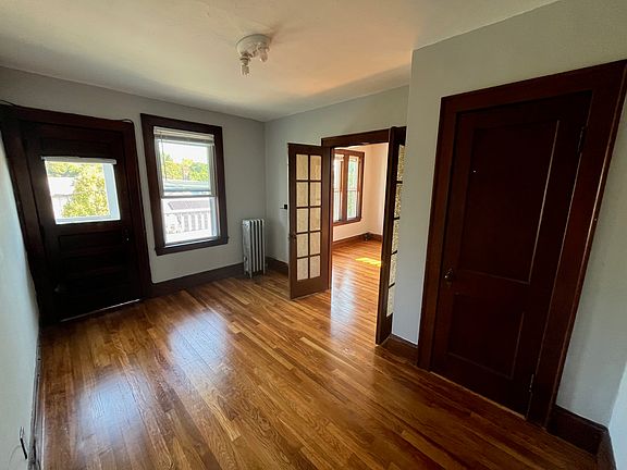 4th image of 51 Seaverns Ave APT 3L