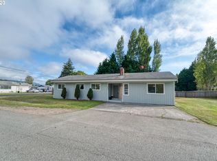 727 Ransom Ave, Brookings, OR 97415