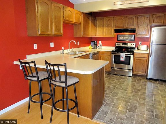 3rd image of 2366 Hillwood Dr E
