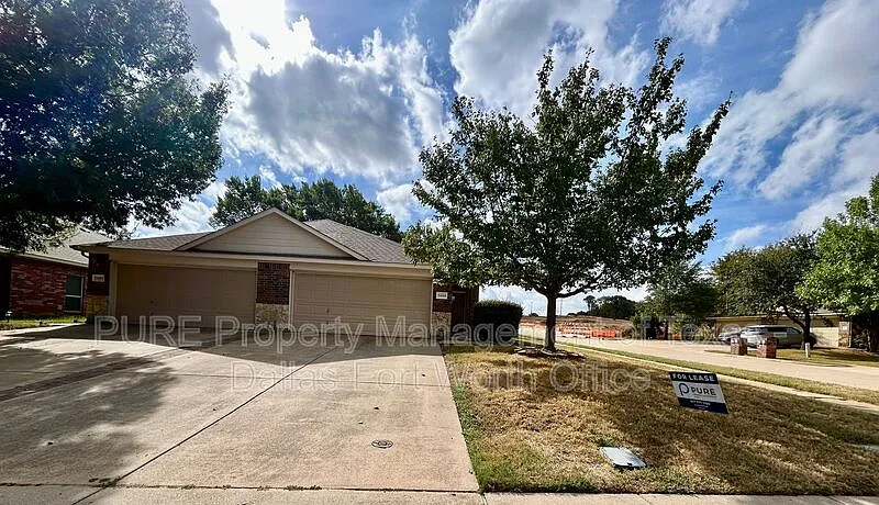 3 bed, 2.0 bath, 1196 sqft, $1,850 — Photo 1