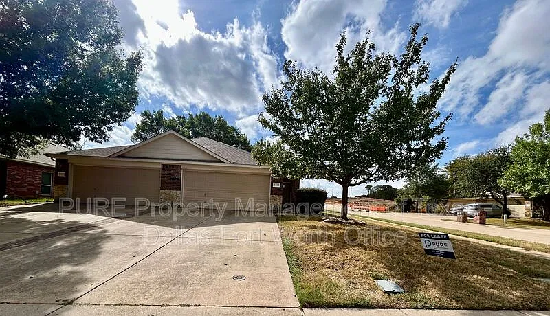 2400 Ravenwood Ct